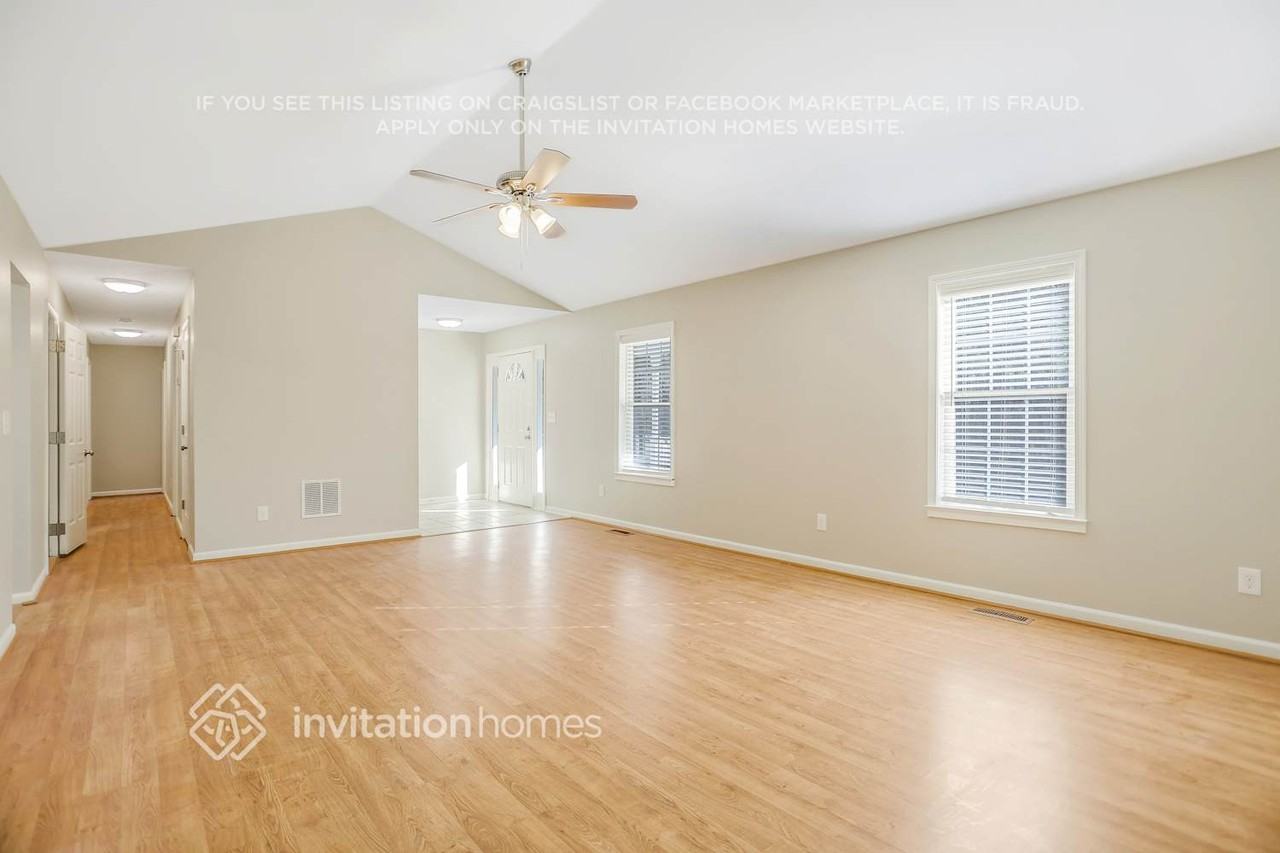 729 Country Lake Ct - Photo 4 of 19