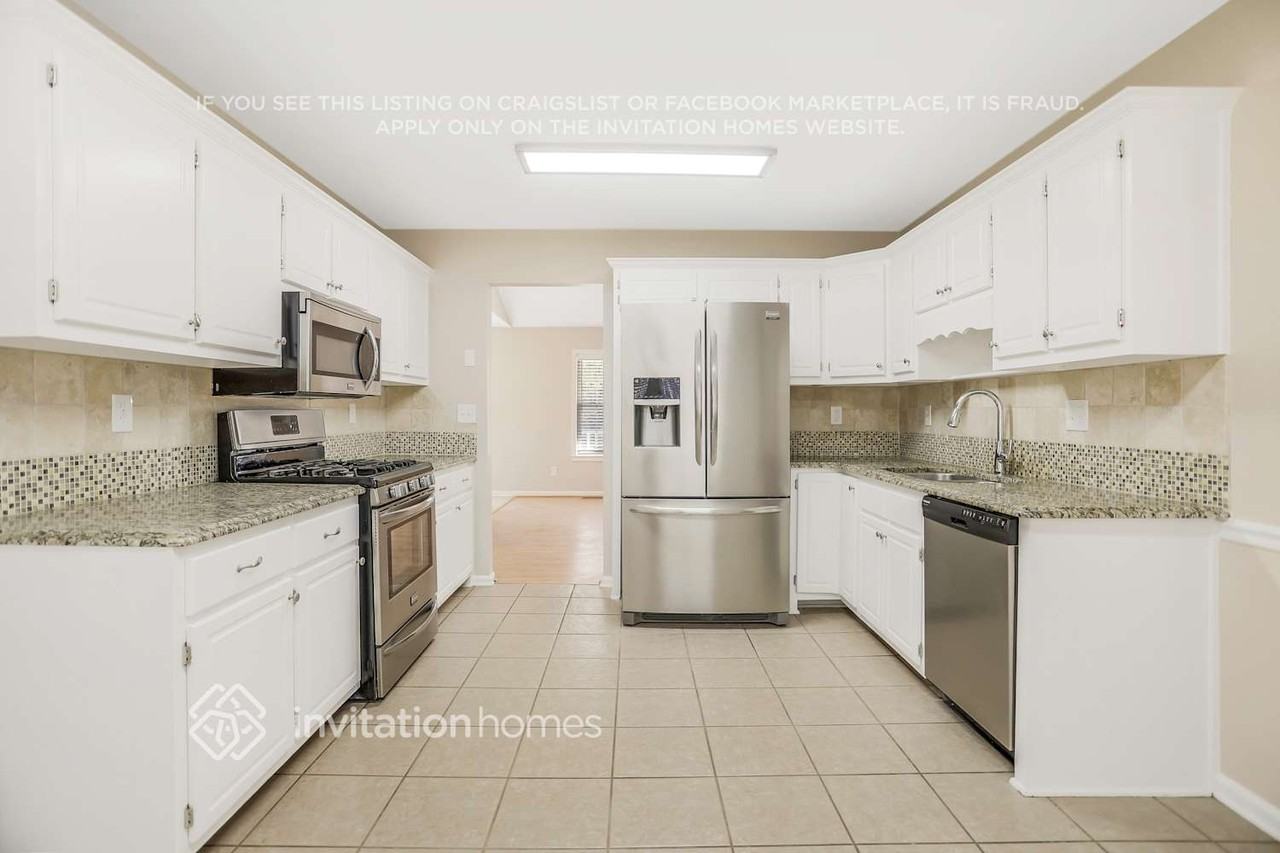 729 Country Lake Ct - Photo 6 of 19