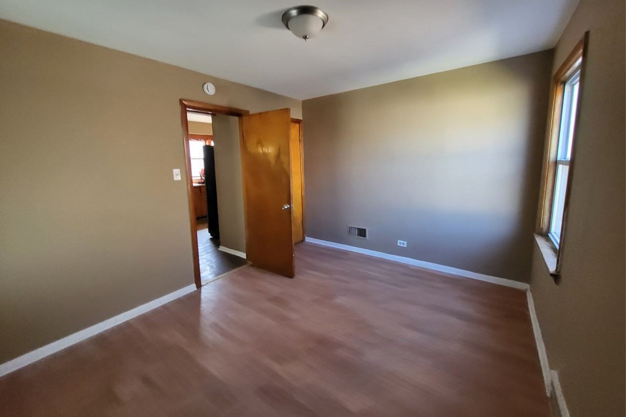 8815 S Merrill Ave - Photo 3 of 12