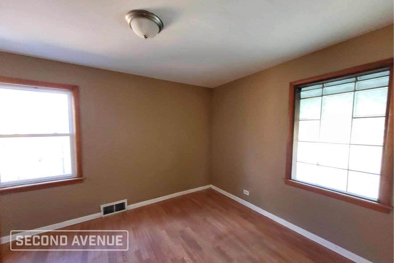 8815 S Merrill Ave - Photo 4 of 12