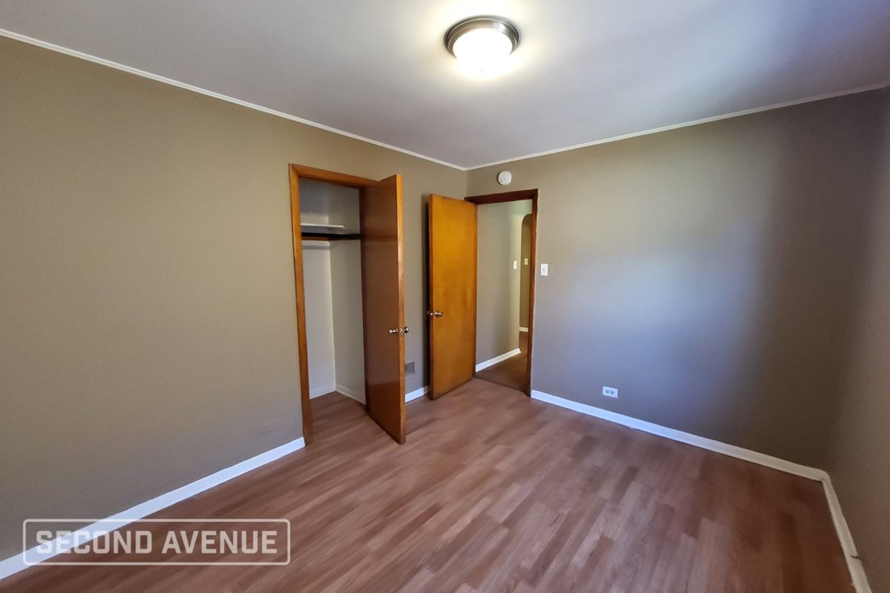 8815 S Merrill Ave - Photo 5 of 12