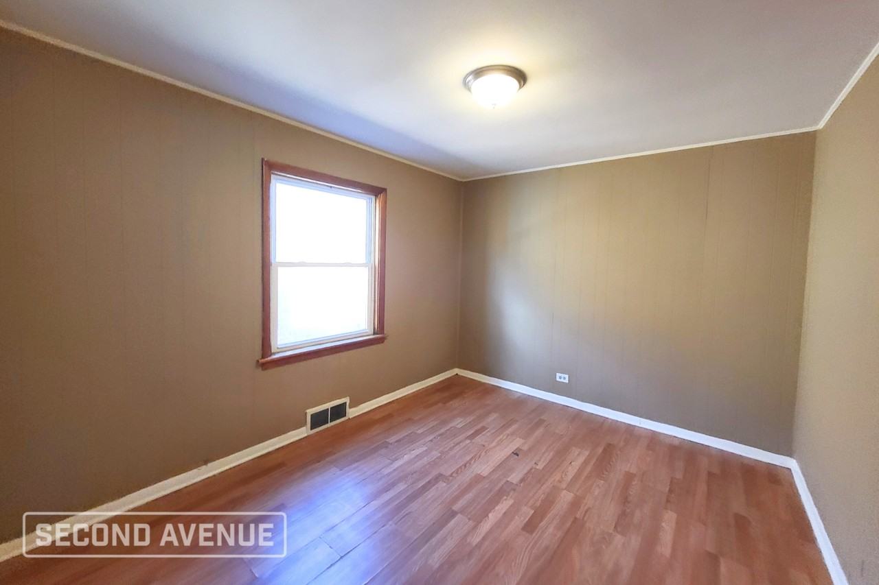 8815 S Merrill Ave - Photo 6 of 12