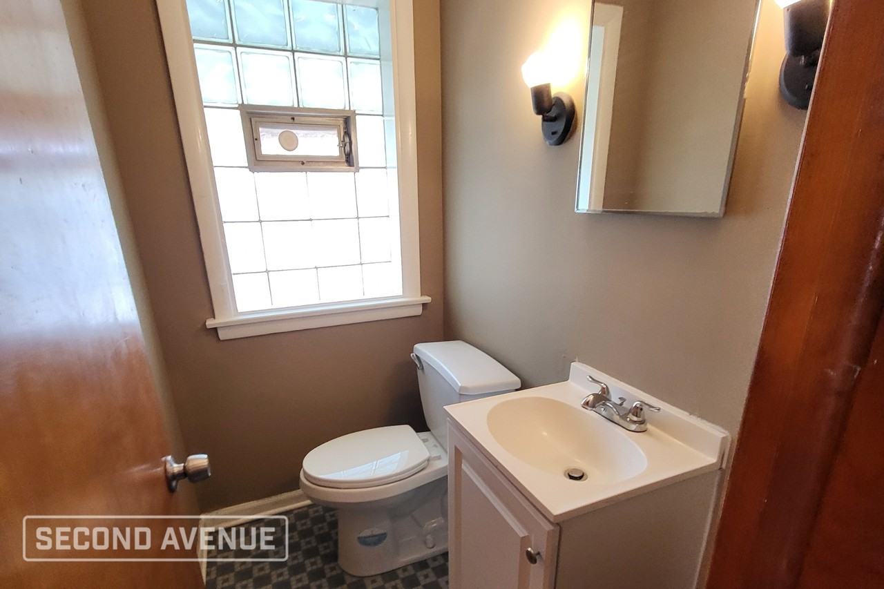 8815 S Merrill Ave - Photo 7 of 12