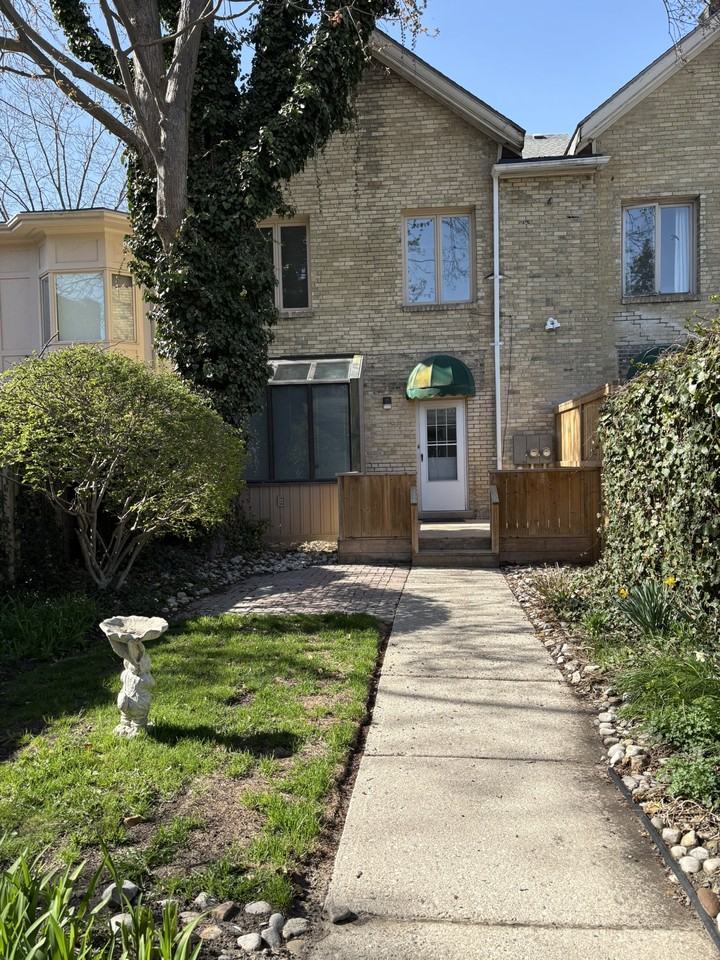 249 Hyman Street - Photo 3 of 21