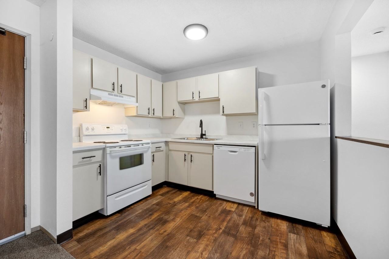 The Grove of White Bear Lake - Photo 3 of 50