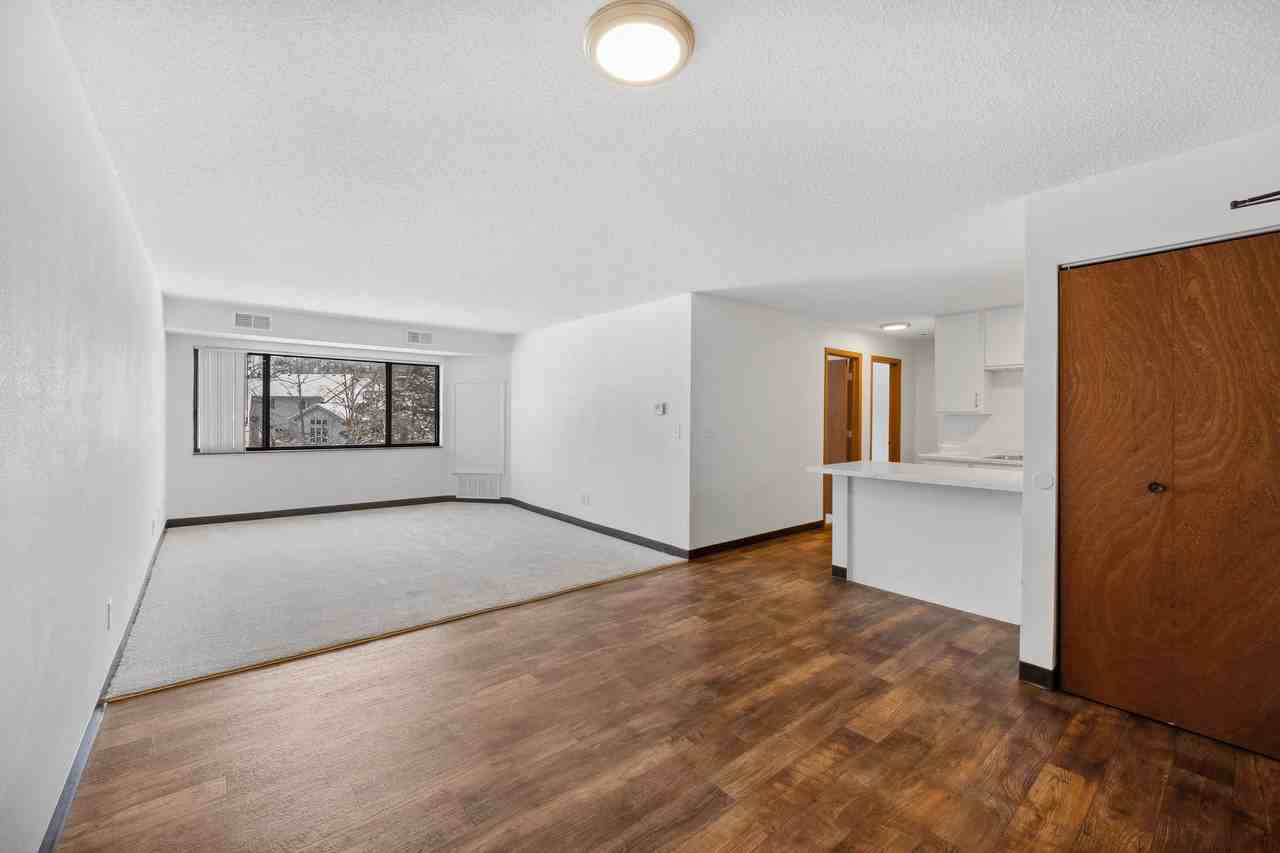 The Grove of White Bear Lake - Photo 6 of 50