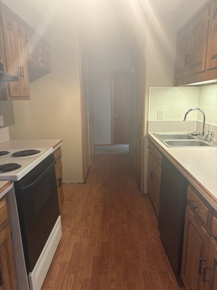 916 Hile Lane - Photo 2 of 16