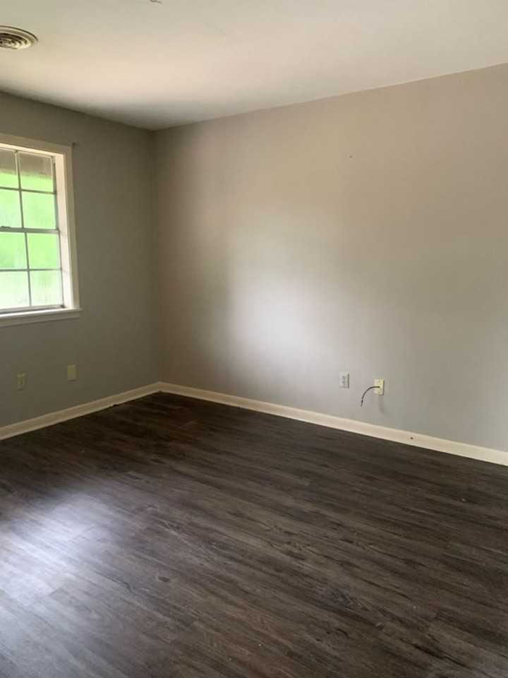 235 Pinecrest Ave - Photo 6 of 10