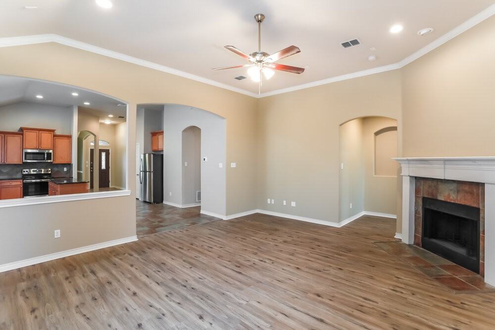 2840 Shoreline Way - Photo 3 of 16