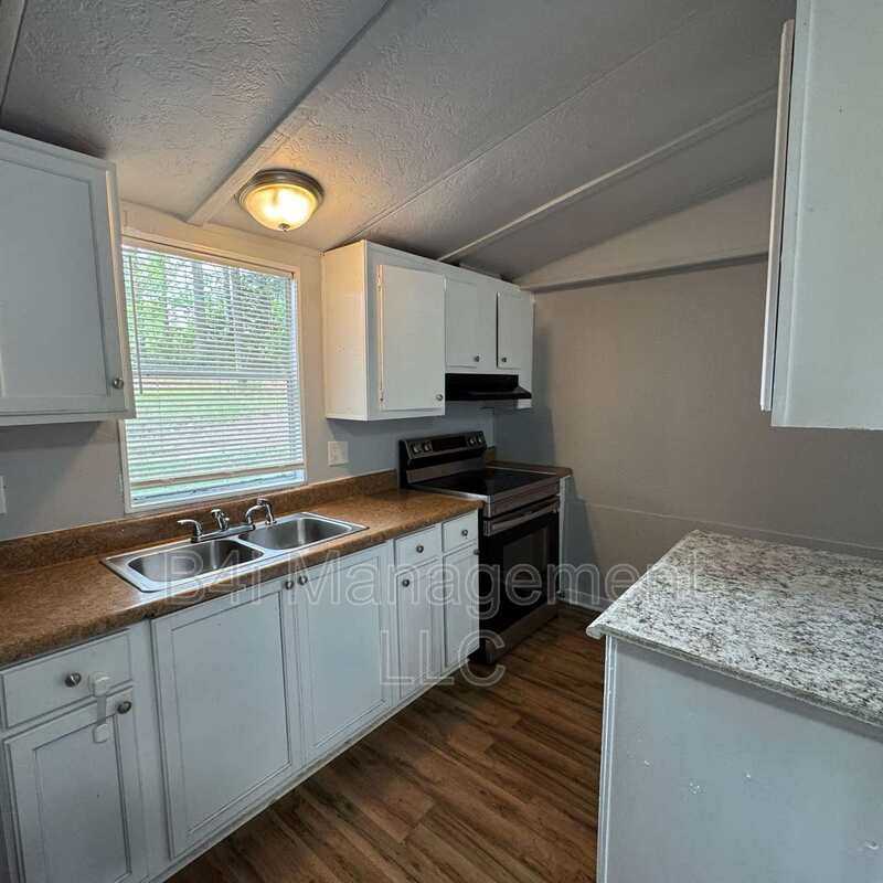 298 Wares Cross Rd - Photo 3 of 5