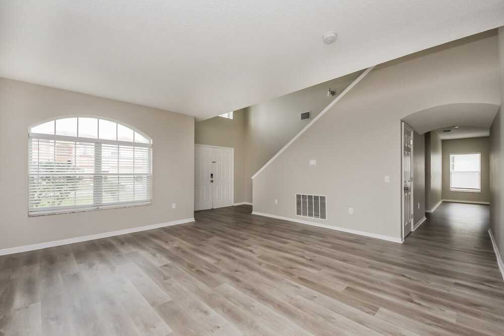 553 Brentford Ct - Photo 5 of 17