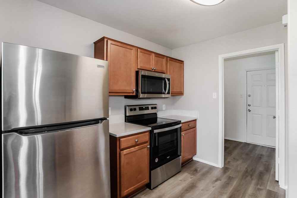 7528 Lazy Spur Blvd - Photo 7 of 17
