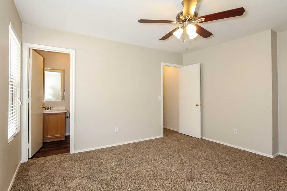 11815 W Columbine Dr - Photo 7 of 15