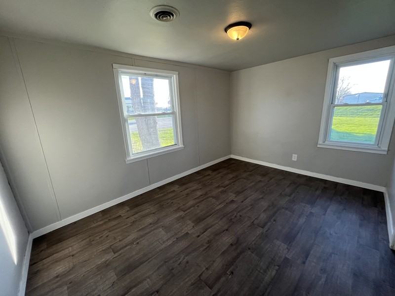 1139 Perrot St - Photo 3 of 12