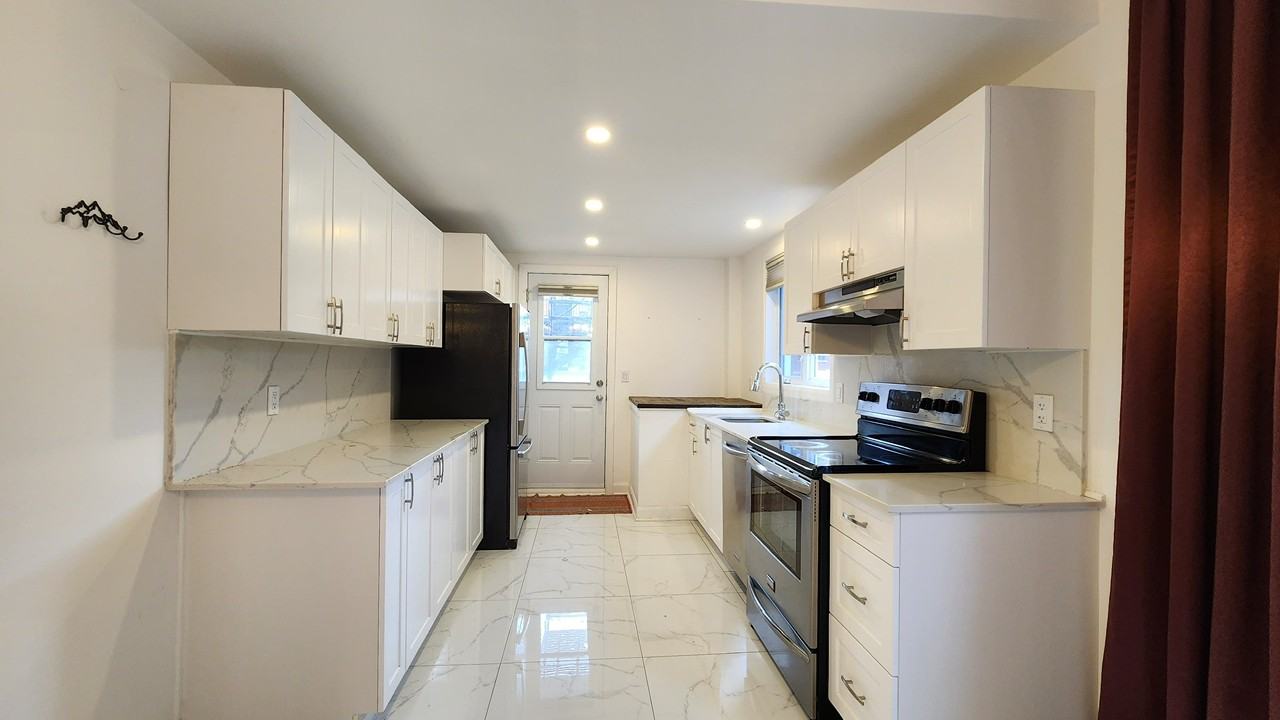 444 Av Paquin - Photo 2 of 10