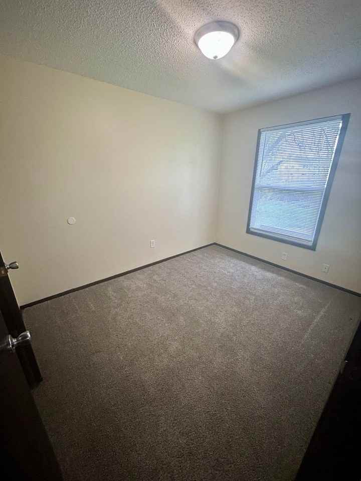 3607 Se 11th St - Photo 7 of 7