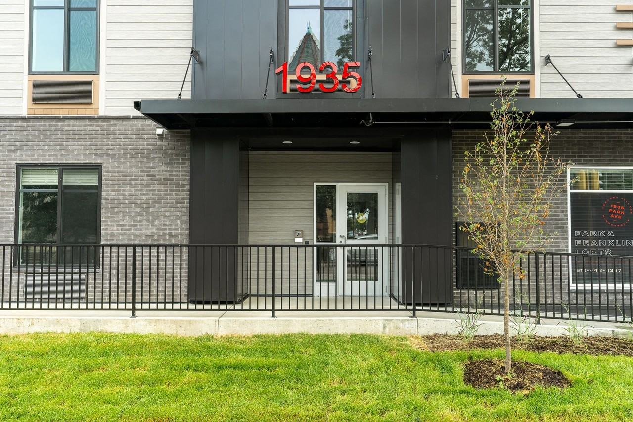 Park & Franklin Lofts - Photo 4 of 49