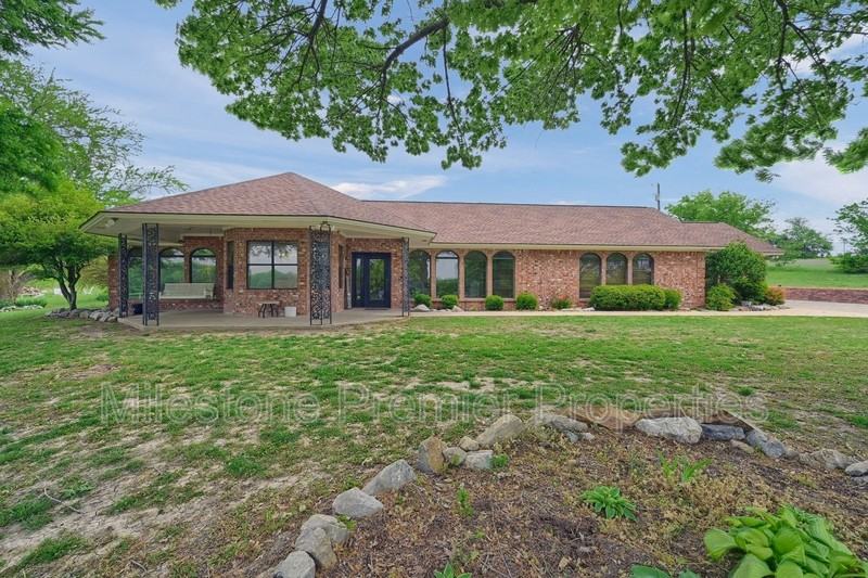 2244 Ball Rd - Photo 2 of 27