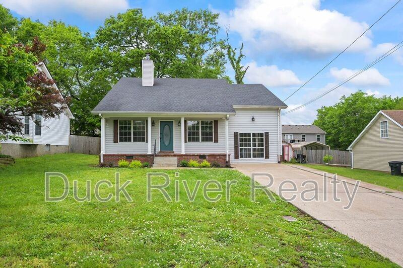 1712 University Dr - Photo 2 of 27