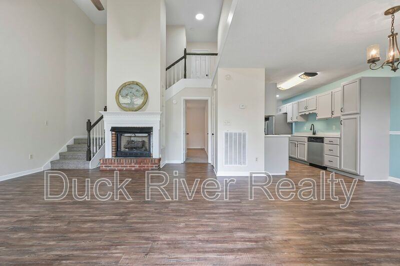 1712 University Dr - Photo 3 of 27