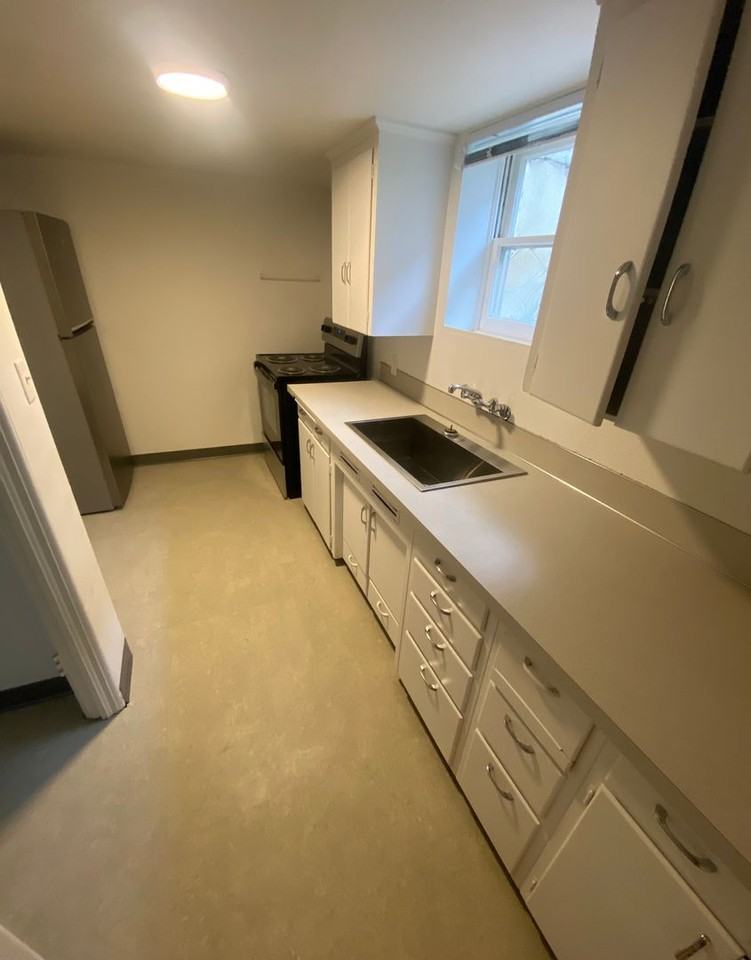 1860 Potter Street - Photo 4 of 7