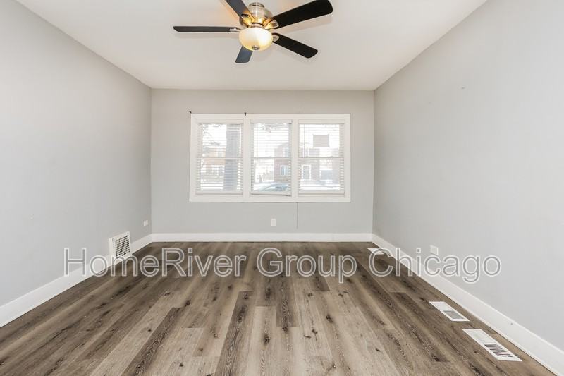 9132 S Saginaw Ave - Photo 3 of 16