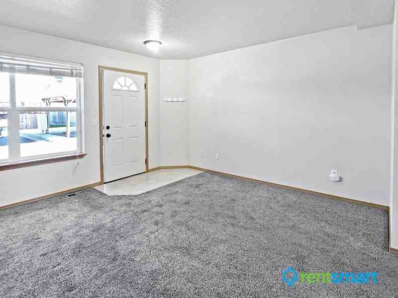 2201 Railroad St W #202 - Photo 2 of 23