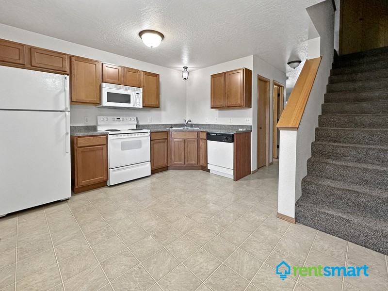2201 Railroad St W #202 - Photo 5 of 23