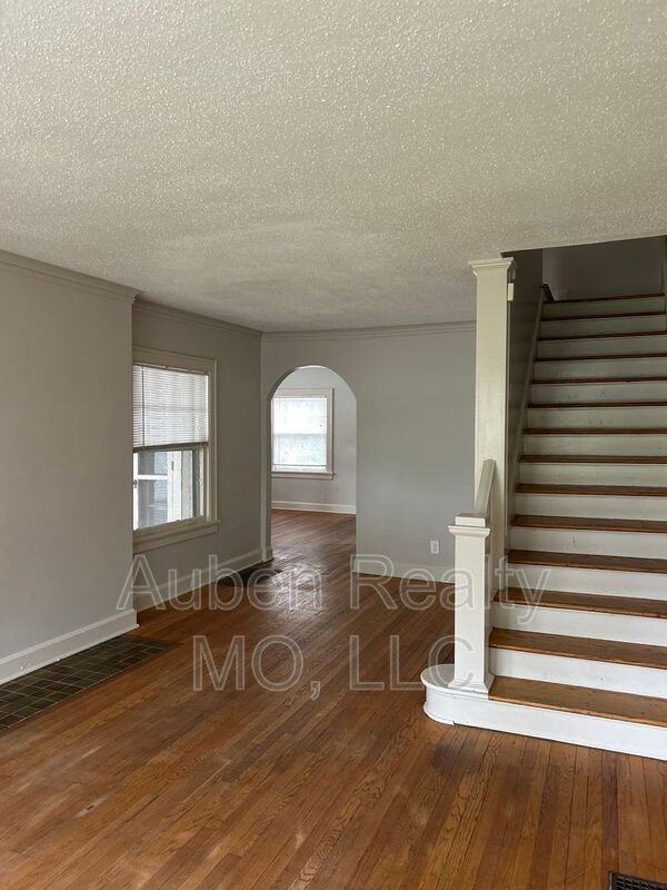 5412 Harrison St - Photo 2 of 15