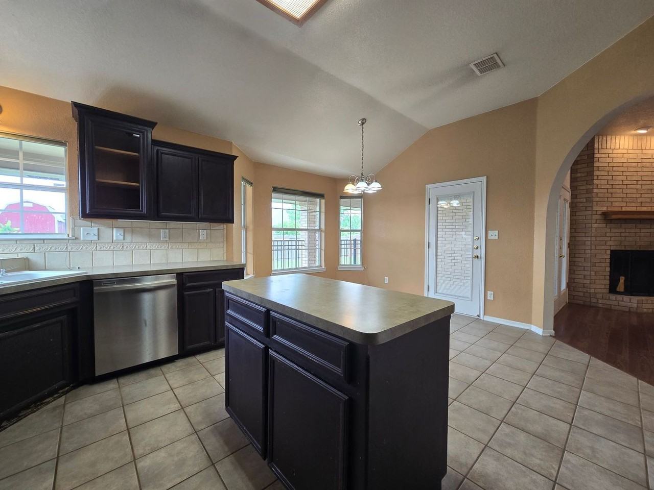 4302 Jim Ave - Photo 7 of 25