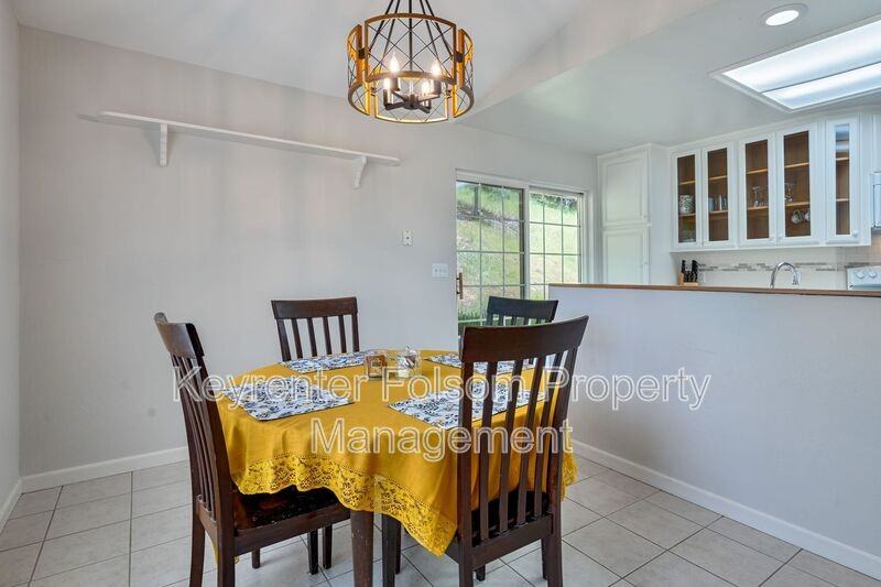 5456 Oak Leaf Cir - Photo 3 of 34