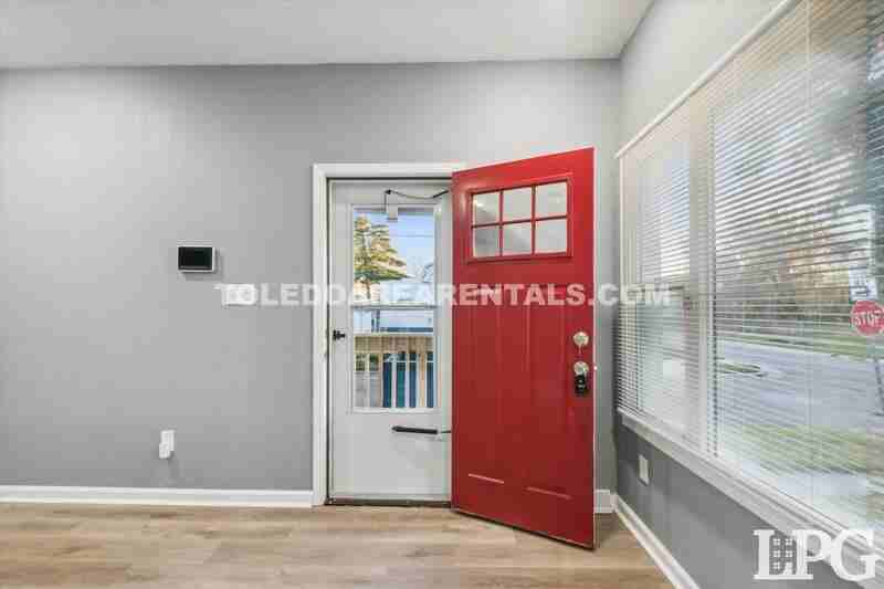 1100 Waverly Ave - Photo 3 of 21