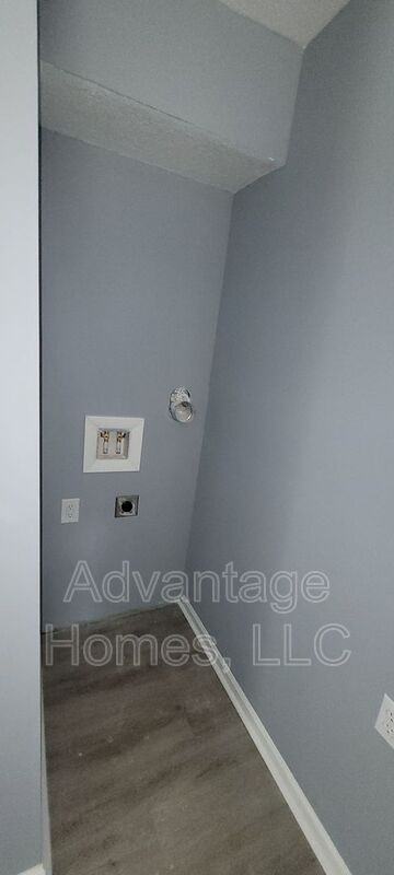 700 N 70th St - Photo 4 of 16
