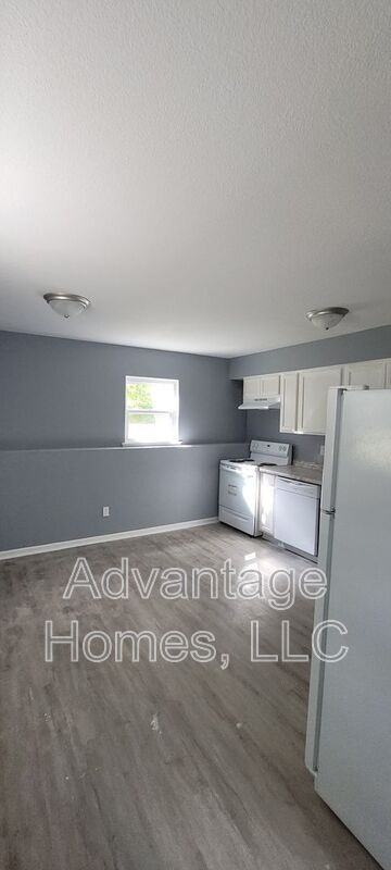 700 N 70th St - Photo 5 of 16