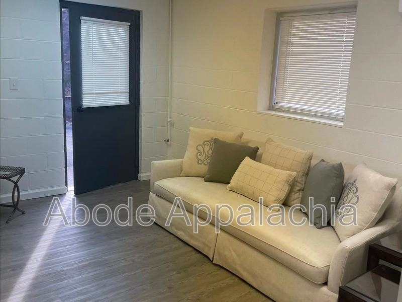 126 Melvina Dr #1 - Photo 4 of 10