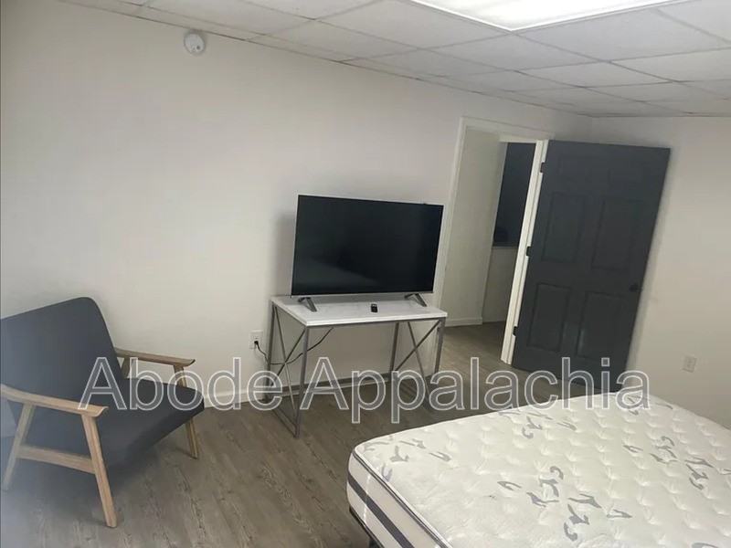 126 Melvina Dr #1 - Photo 5 of 10