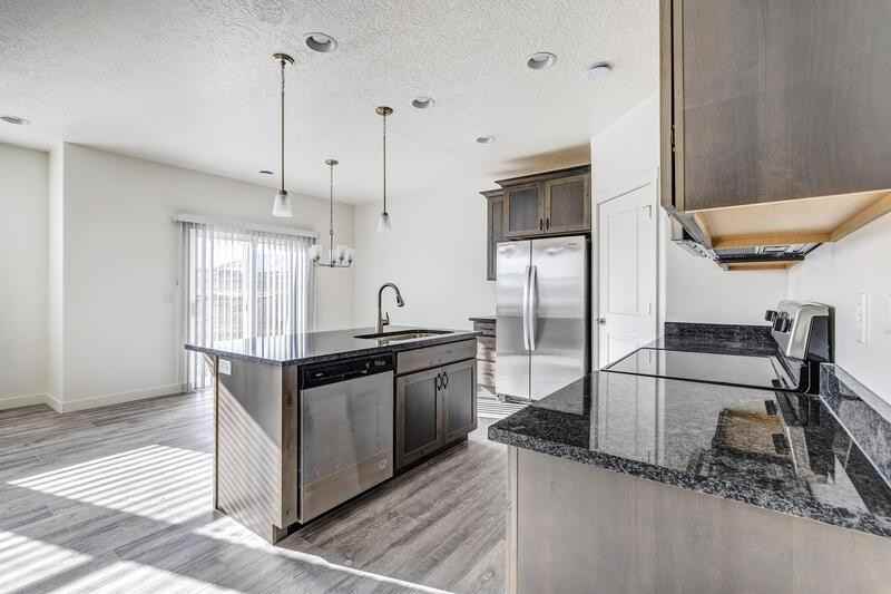 803 N Hilltop Dr - Photo 5 of 21