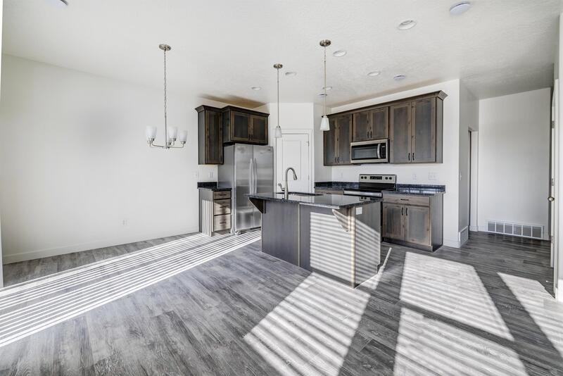 803 N Hilltop Dr - Photo 6 of 21