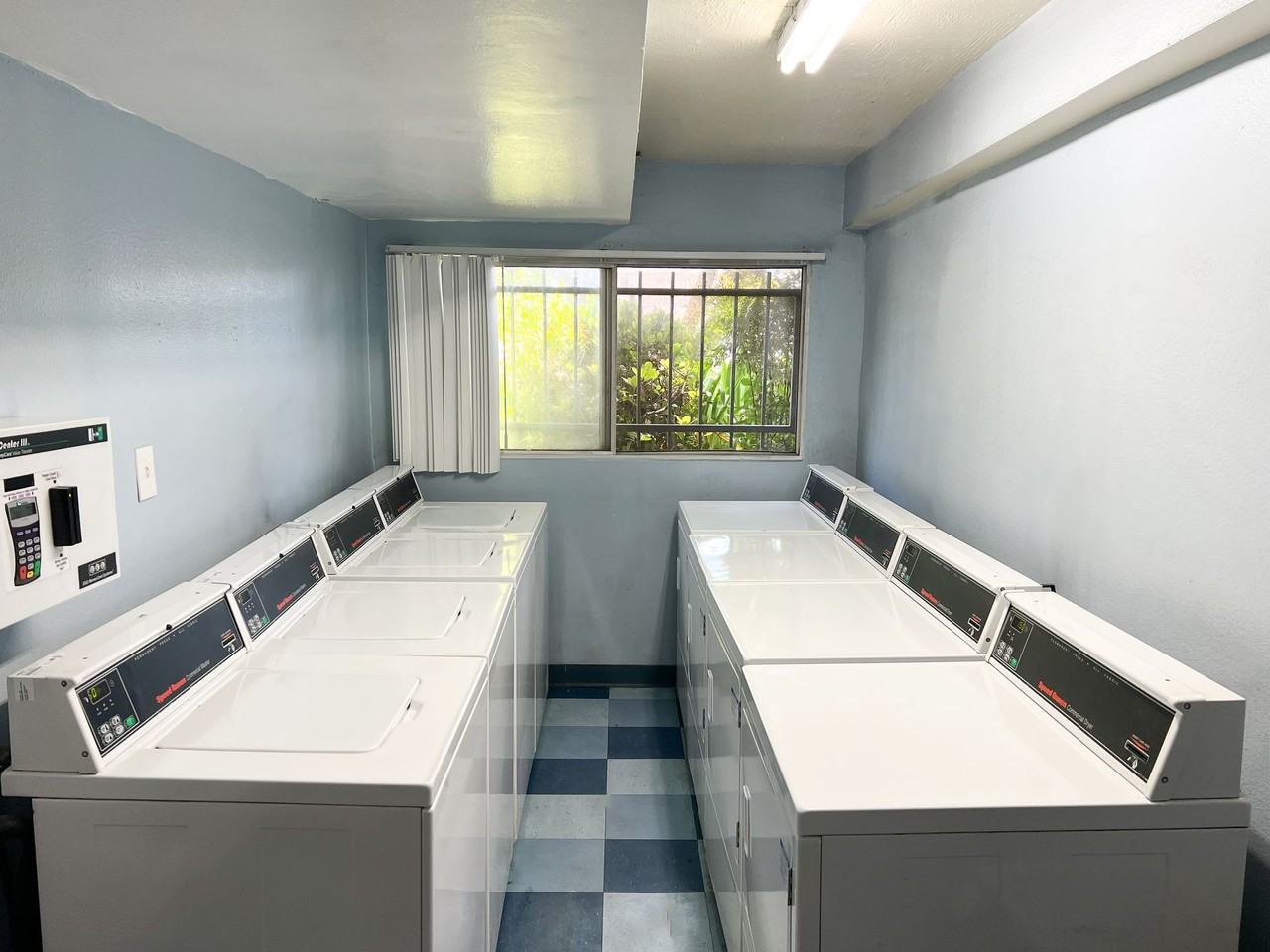 Sherman Way Apartments - Photo 6 of 7