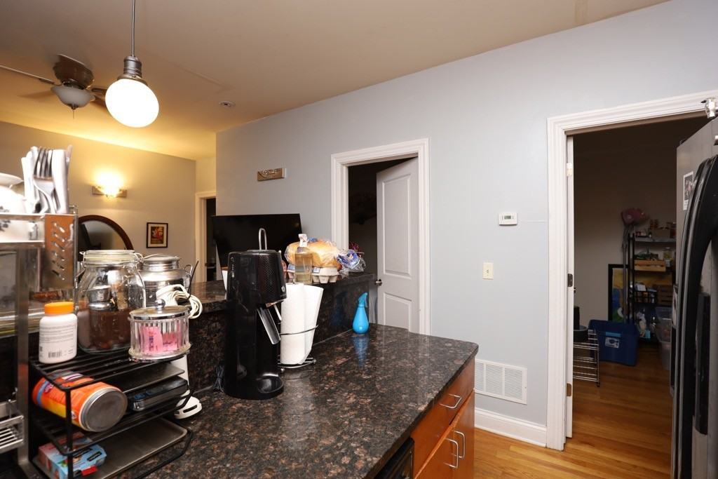 1738 W Altgeld St #2R - Photo 3 of 20