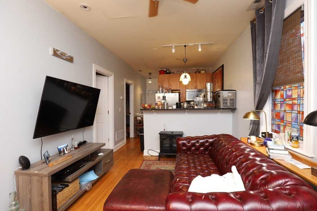 1738 W Altgeld St #2R - Photo 6 of 20