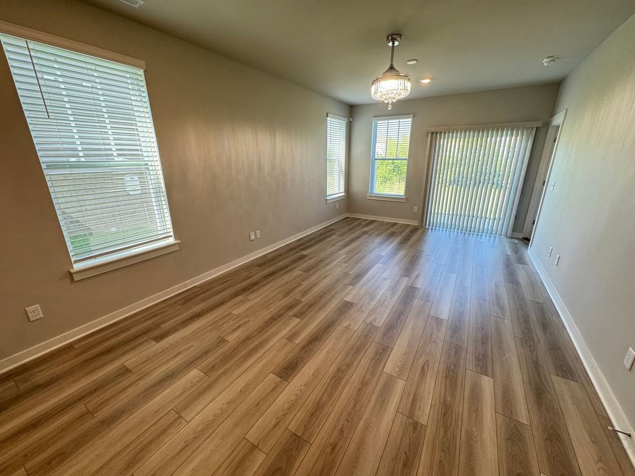 767 Mickelson Way - Photo 4 of 28