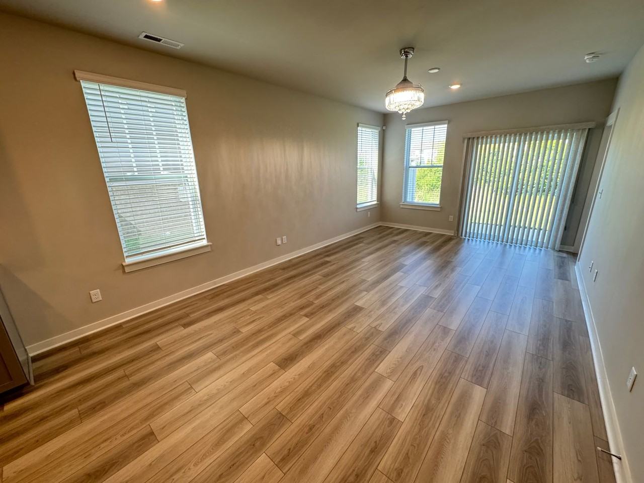 767 Mickelson Way - Photo 5 of 28