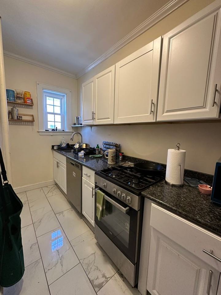 1277 Commonwealth Ave - Photo 5 of 18
