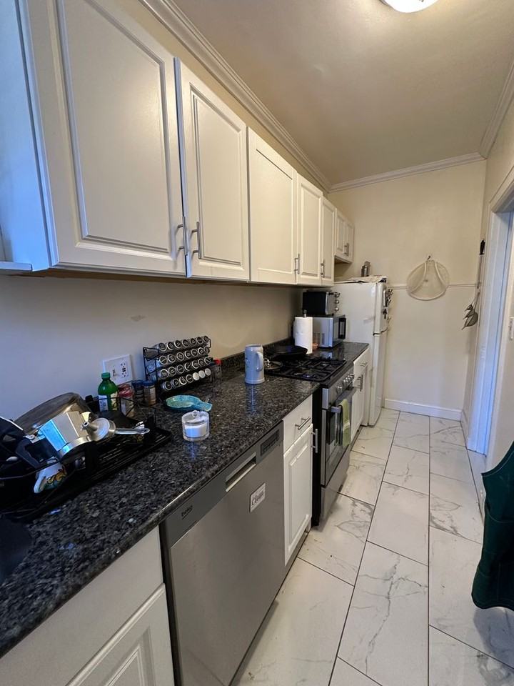 1277 Commonwealth Ave - Photo 6 of 18