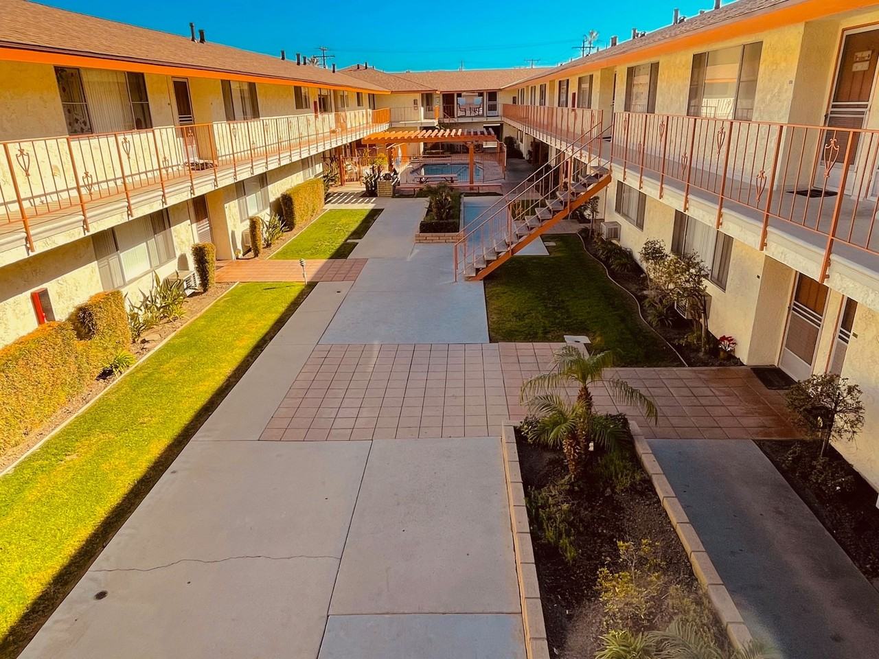 Casa Granada Apartments - Photo 3 of 4