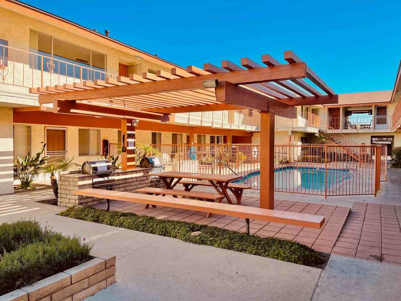 Casa Granada Apartments - Photo 4 of 4