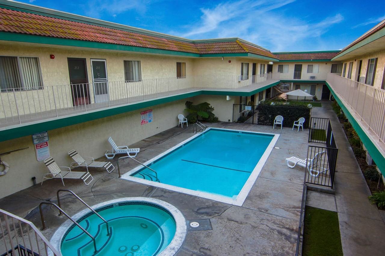 Cedar Villa Apartments (CV #705) - Photo 2 of 3