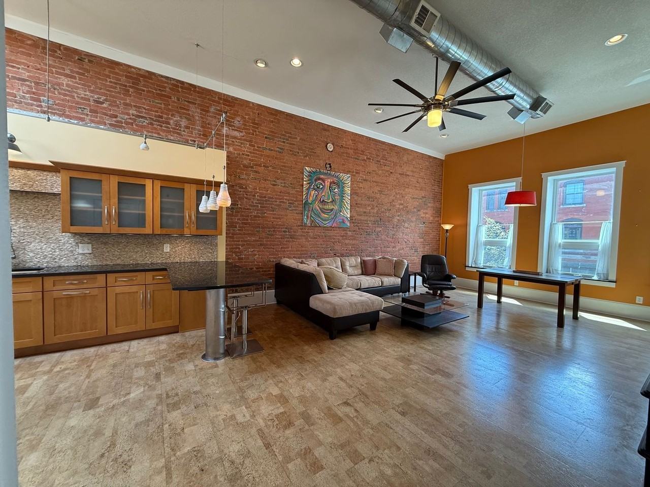116 E Prairie Ave - Photo 3 of 13