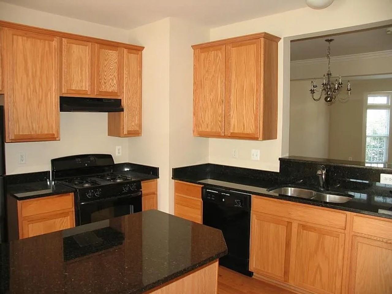 906 Bing Ln - Photo 6 of 16